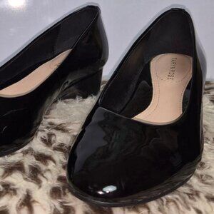 Tayrn Rose Black Patent Leather Dress Shoes Size 5